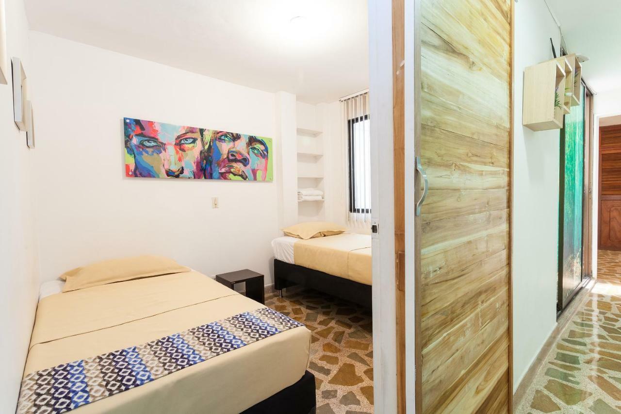 Apartamentos Amoblados Jg De La 70 Medellín Exteriör bild