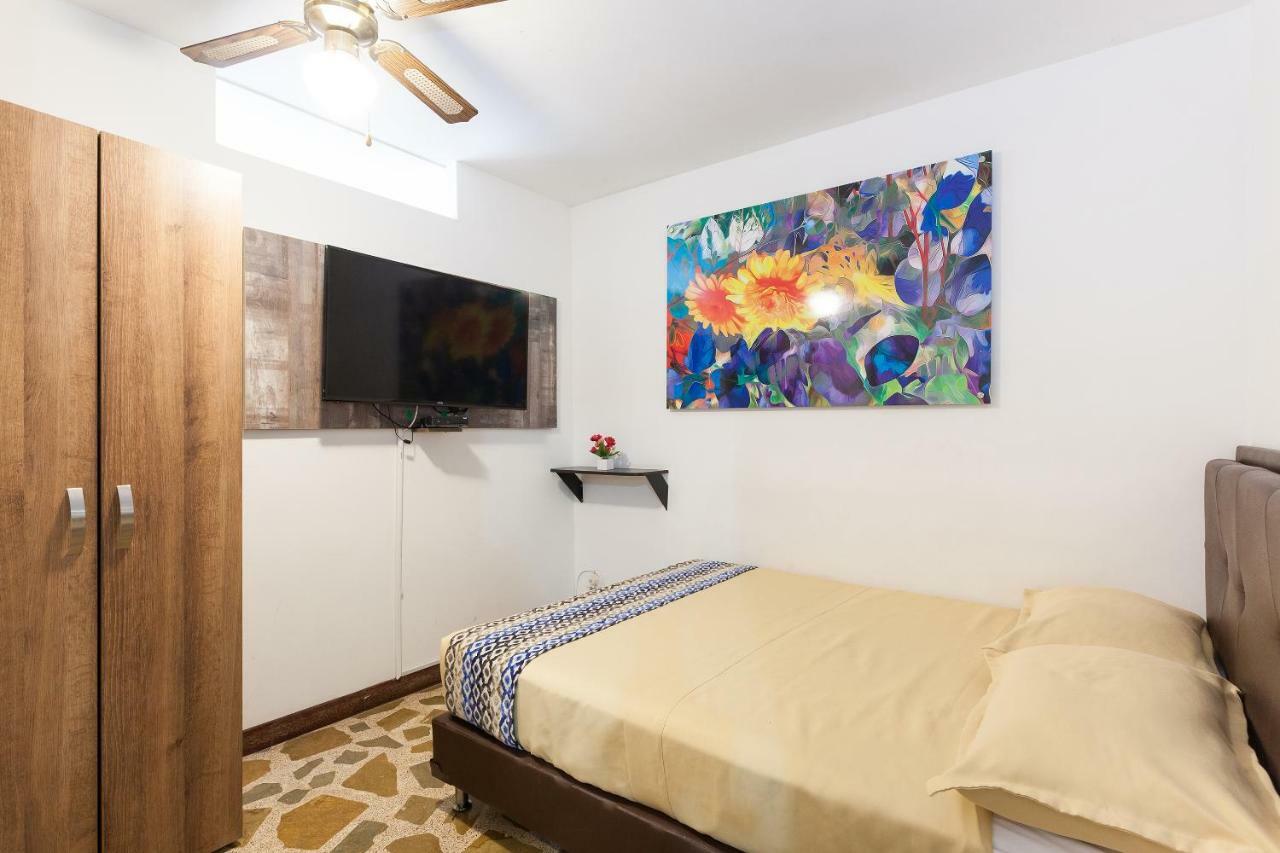 Apartamentos Amoblados Jg De La 70 Medellín Exteriör bild