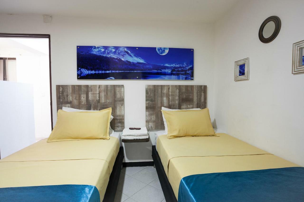 Apartamentos Amoblados Jg De La 70 Medellín Exteriör bild