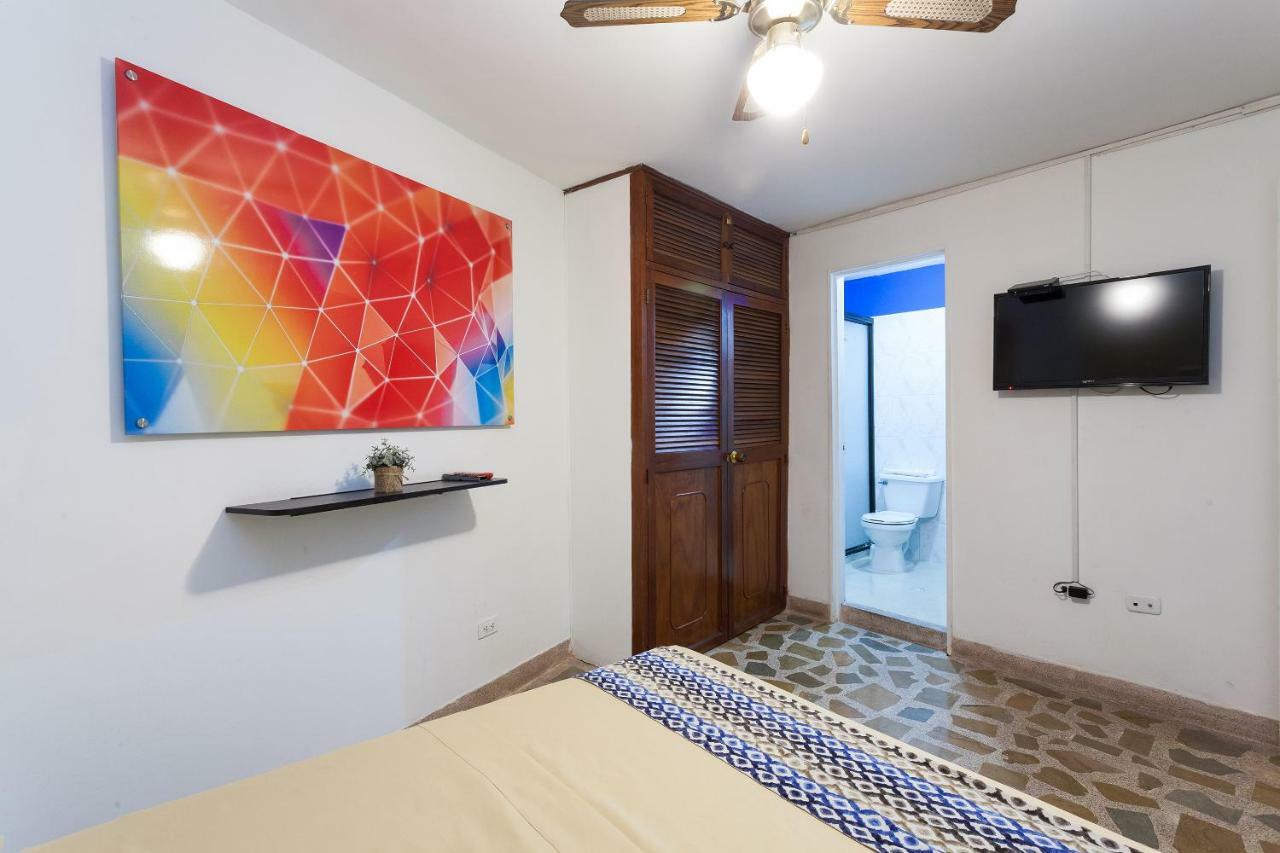 Apartamentos Amoblados Jg De La 70 Medellín Exteriör bild