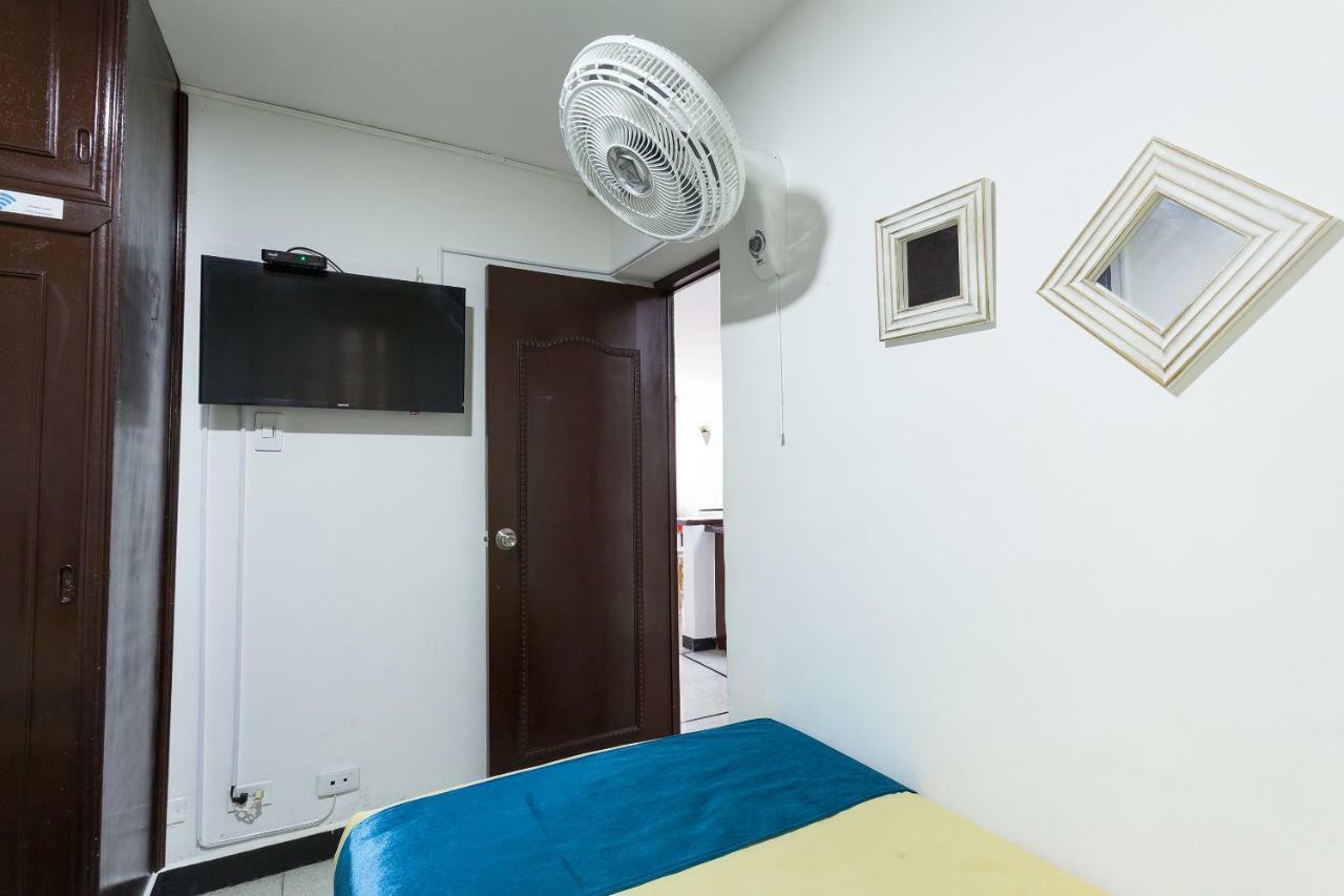 Apartamentos Amoblados Jg De La 70 Medellín Exteriör bild