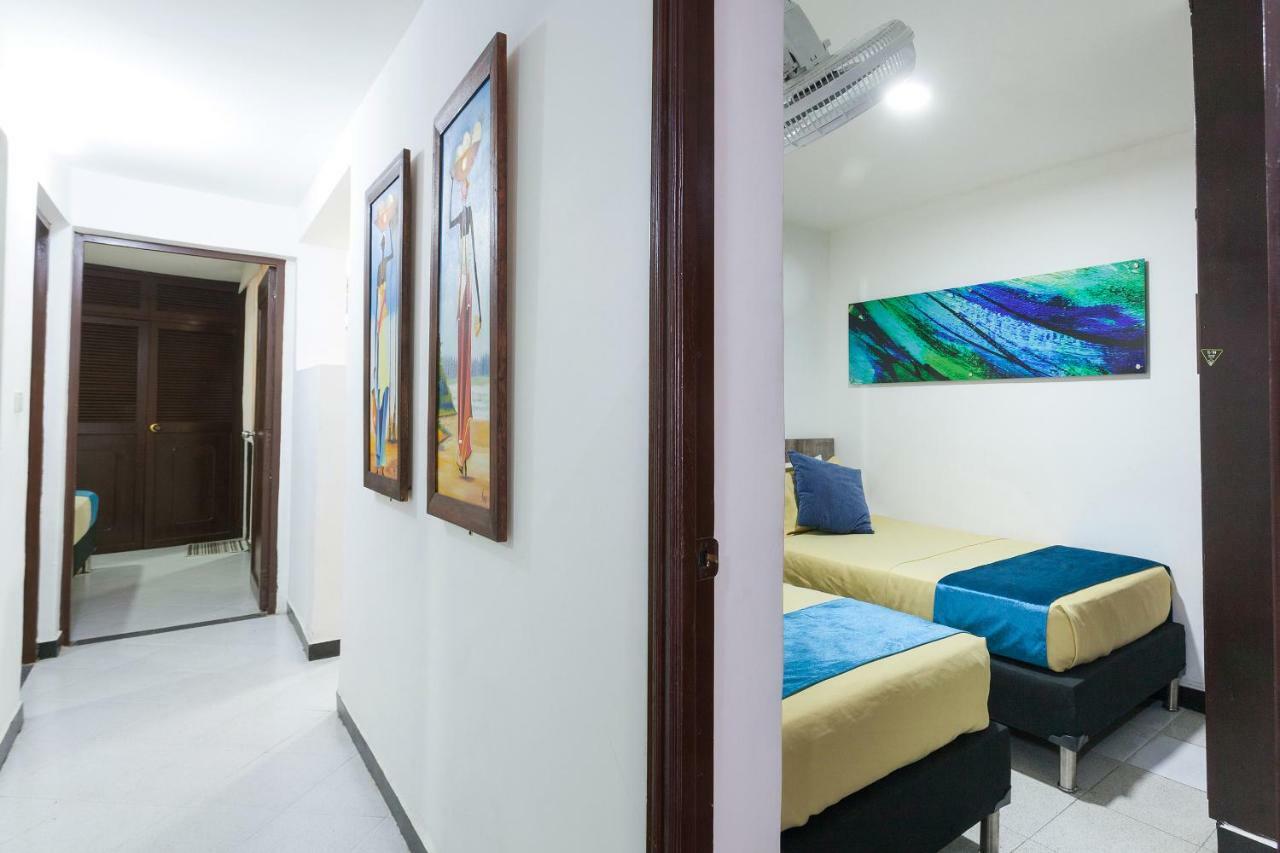 Apartamentos Amoblados Jg De La 70 Medellín Exteriör bild