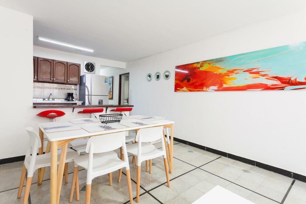 Apartamentos Amoblados Jg De La 70 Medellín Exteriör bild