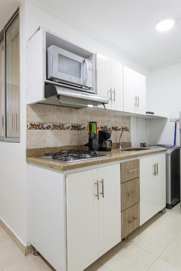 Apartamentos Amoblados Jg De La 70 Medellín Exteriör bild