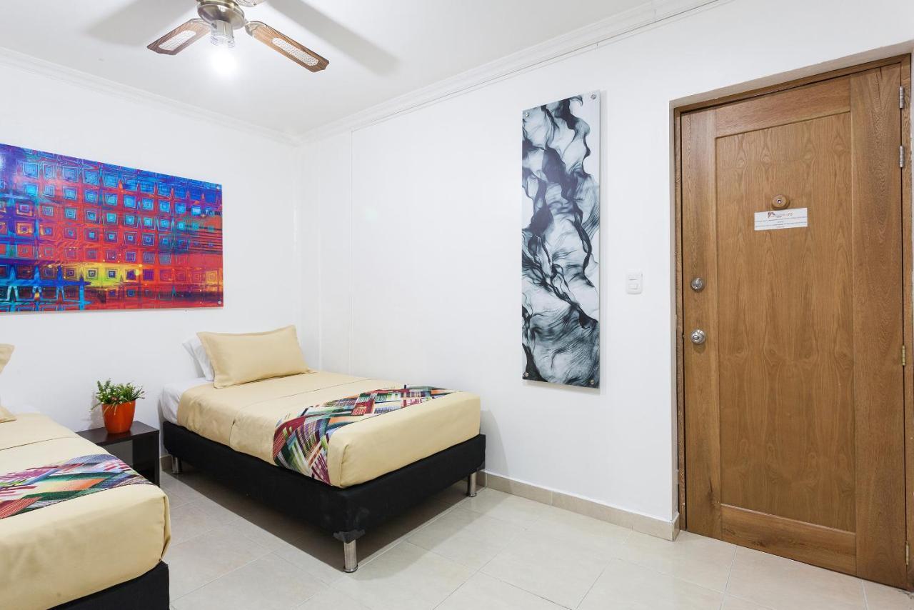 Apartamentos Amoblados Jg De La 70 Medellín Exteriör bild